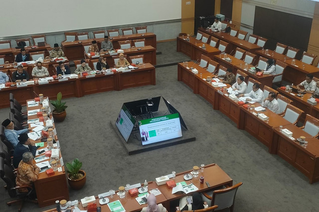 Rapat Dengar Pendapat Umum (RDP) Komisi VIII dengan Dirjen Penyelenggara Haji dan Umrah di Kompleks Parlemen Senayan, Jakarta pada Senin (19/5/2025). Foto: Haya Syahira/kumparan