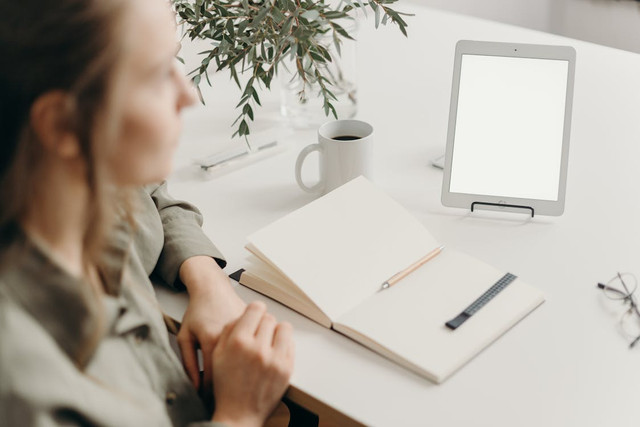 Ilustrasi menggunakan iPad. Foto: Pexels.com