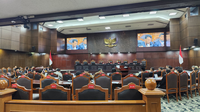 Sidang sengketa hasil PSU Pilkada Banjarbaru di MK, Selasa (20/5). Foto: Jonathan Devin/kumparan