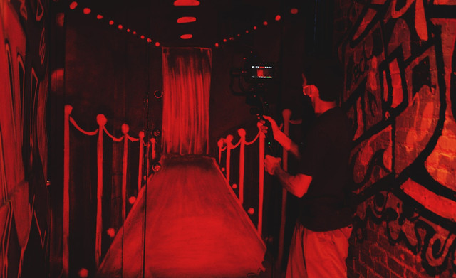 Ilustrasi pemain film jalan pulang. Foto: Unsplash/ Gordon Cowie