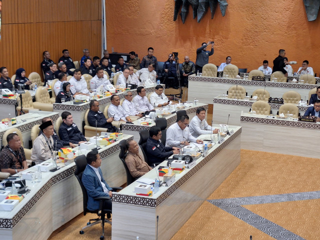 Rapat Dengar Pendapat (RDP) para asosiasi pengembang perumahan dengan Komisi V di Gedung DPR RI, Jakarta Pusat pada Selasa (20/5). Foto: Argya Maheswara/kumparan