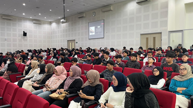 Mahasiswa mengikuti kelas umum (Dok: pribadi)