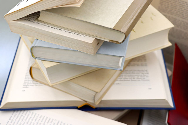  Ilustrasi ucapan selamat lulus sidang skripsi bahasa Inggris. Foto: Pexels.com