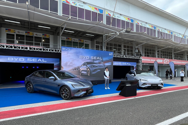 BYD meluncurkan BYD Seal facelift di Sirkuit Internasional Pertamina Mandalika. Foto: Fitra Andrianto/kumparan