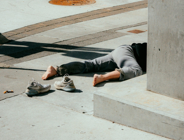 Ilustrasi jelaskan tanda-tanda salah satu gangguan dalam kecelakaan. Sumber: parker coffman/unsplash