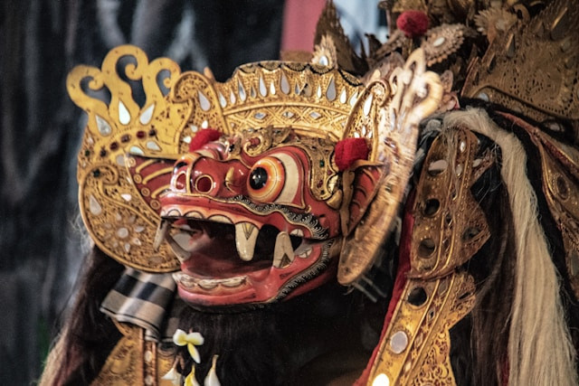 Inspirasi dari Kesenian Barong Menjadi Salah Satu Unsur yang Terdapat dalam Motif Ragam Hias di Daerah Bali. Foto Hanya Ilustrasi. Sumber Foto: Unsplash.com/Nick Fewings