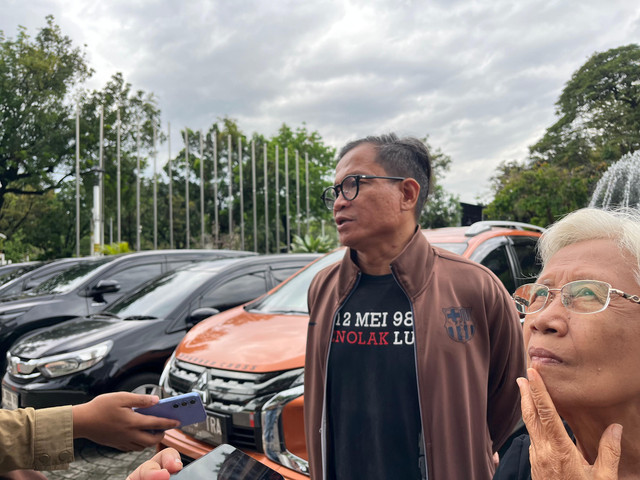 Direktur Amnesty International Indonesia, Usman Hafid usai bertemu dengan Gubernur DKI Jakarta Pramono Anung, di Balai Kota, Jakarta Pusat, Kamis (22/5/2025). Foto: Alya Zahra Foto: Alya Zahra/kumparan