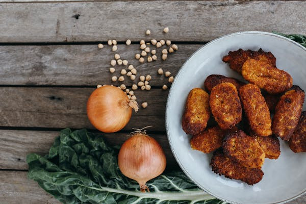 Ilustrasi Kenapa Perkedel Jagung Hancur saat Digoreng? | Pexels/Rachel Claire