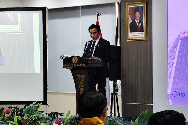 Menko Bidang Hukum, HAM, Imigrasi dan Pemasyarakatan Yusril Ihza Mahendra dalam acara peluncuran laporan tahunan 2024 Ombudsman, di Kantor Ombudsman, Jakarta Selatan, Kamis (22/5/2025). Foto: Alya Zahra/kumparan 
