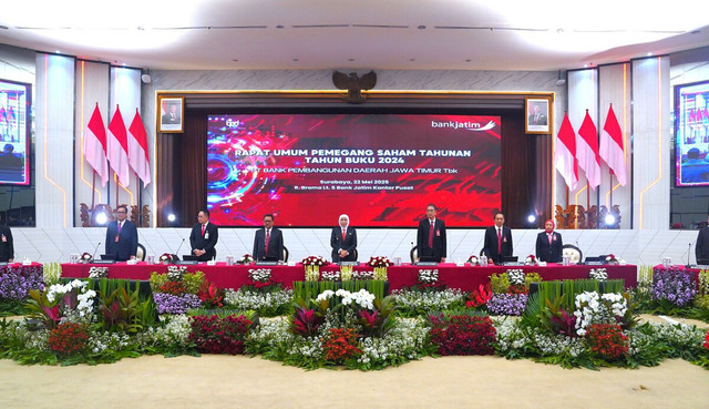 Bank Jatim gelar Rapat Umum Pemegang Saham Tahunan untuk Tahun Buku 2024 di Ruang Bromo, Bank Jatim Kantor Pusat Surabaya pada Kamis (22/5). Foto: Dok. Istimewa