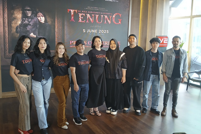Para cast film Tenung di MD Place, Jumat (23/5/2025).  Foto: Vincentius Mario/kumparan