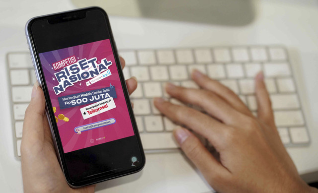 Kompetisi Riset Nasional tSurvey.id x by.U_1: Mempercepat peningkatan kualitas riset akademik, Telkomsel meluncurkan Kompetisi Riset Nasional 2025 tSurvey.id x by.U bagi mahasiswa S1 semua jurusan, dengan dukungan Kemdiktisaintek. Foto: dok. by.U