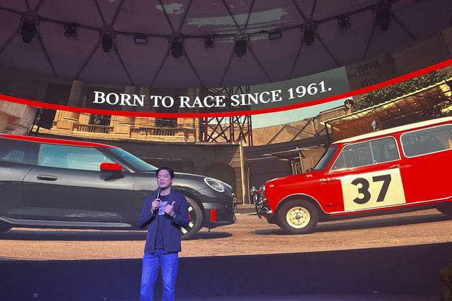 MINI Indonesia resmi meluncurkan sub brand mobil performanya John Cooper Works (JCW). Foto: Fitra Andrianto/kumparan