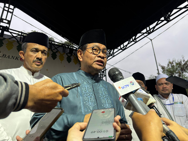 Gubernur Jakarta, Pramono Anung di acara Manggarai Bershalawat pada Jumat (23/5). Foto: Abid Raihan/kumparan