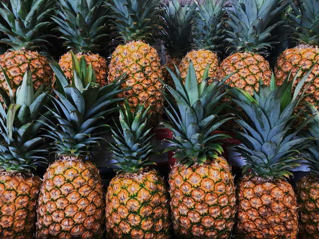 Ilustrasi Cara Mengupas Nanas agar Tidak Gatal. Unsplash/Juno Jo.