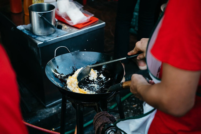 Ilustrasi Tips agar Wajan Tidak Lengket saat Menggoreng. Pexels/Markus Winkler