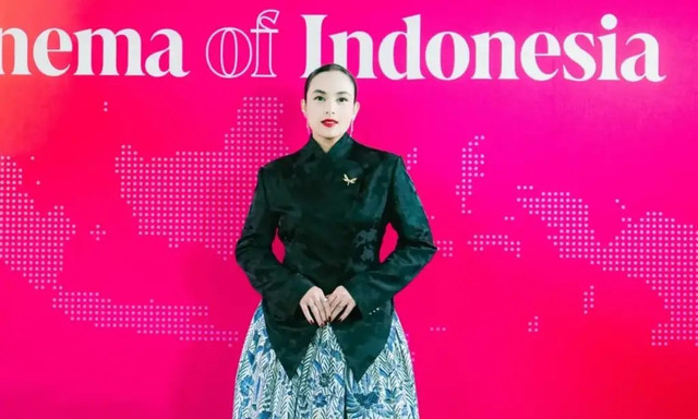 Gaya Chelsea Islan Hadir di Cannes, Pakai Kebaya Janggan Wilsen Willim. Foto: Instagram @wilsenwillimofficial
