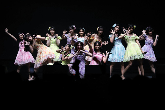 Idol grup asal Indonesia, JKT48 jadi penampil di Soundsfest 2025 hari kedua di Gambir Expo Kemayoran, Jakarta, Sabtu (24/5/2025). Foto: Iqbal Firdaus/kumparan