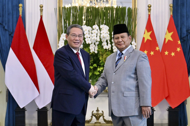 Presiden Republik Indonesia Prabowo Subianto beserta jajaran menteri Kabinet Merah Putih menerima kunjungan resmi Perdana Menteri (PM) China Li Qiang di Istana Merdeka, Minggu (25/5/2025). Foto: Biro Pers Sekretariat Presiden
