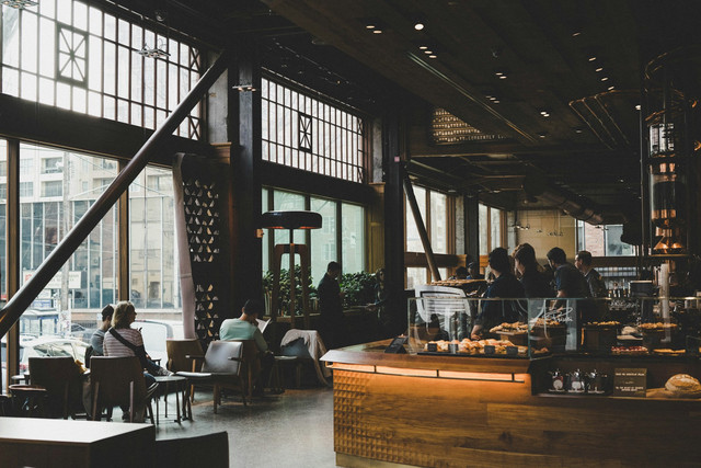 Cafe di Singkawang. Foto hanya ilustrasi, bukan tempat sebenarnya. Foto: dok. Unsplash/RR Abrot