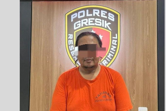 Polres Gresik menangkap seorang admin grup Facebook 'Cinta Sedarah' berinisial IDG (44) warga Denpasar, Bali. Foto: Dok. Istimewa