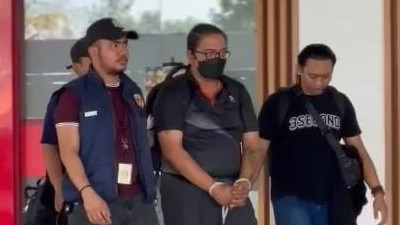 Saat Polres Gresik menangkap IDG di Bali. Foto: Dok. Istimewa