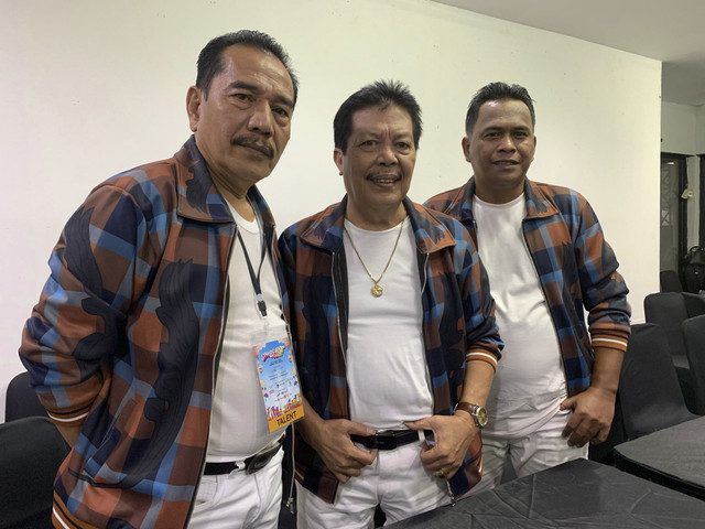 Grup vokal Trio Ambisi hadir dalam gelaran hari ketiga Soundfest 2025 di Gambir Expo Kemayoran, Jakarta Pusat, Minggu (2/5/2025) malam. Foto: Vincentius Mario/kumparan