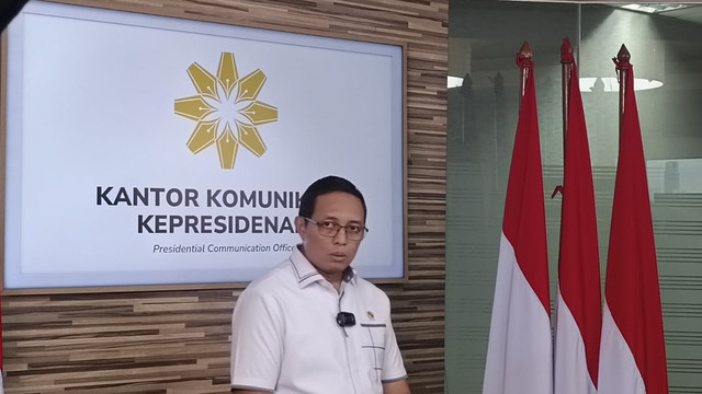 Kepala Presidential Communication Office (PCO) Hasan Nasbi di Kantor PCO, Jakarta Pusat, Senin (26/5/2025). Foto: Zamachsyari/kumparan