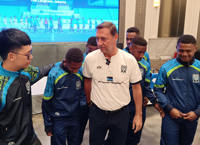 Eks Asisten Pelatih Timnas Indonesia, Wolfgang Pikal.  Foto: Soni Insan Bagus/kumparan