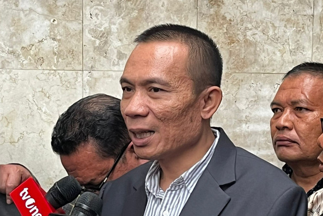 Rismon Sianipar usai menjalani pemeriksaan terkait ijazah palsu Presiden ke-7 Joko Widodo atau Jokowi di Polda Metro Jaya, Jakarta, Senin (26/5/2025). Foto: Rayyan Farhansyah/kumparan