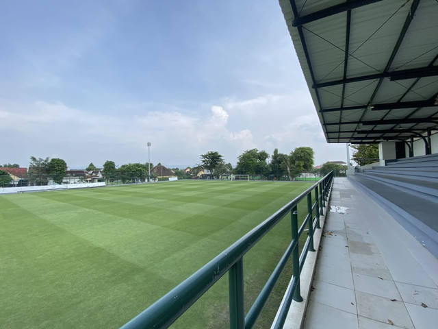 Penampakan rumput di Lapangan Karang, Kotagede, Yogyakarta. Foto: Resti Damayanti/Pandangan Jogja