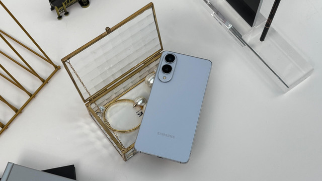 Samsung Galaxy S25 Edge. Foto: Habib Allbi Ferdian/kumparan