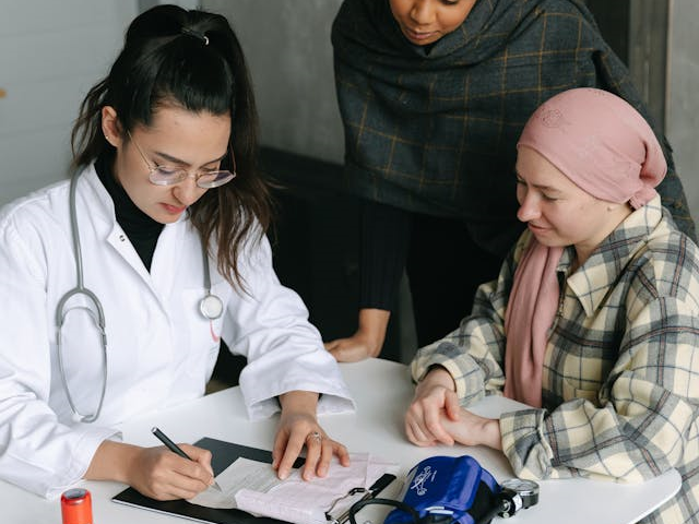 Ilustrasi total biaya kuliah kedokteran sampai lulus. Sumber: pexels.com/thirdman.