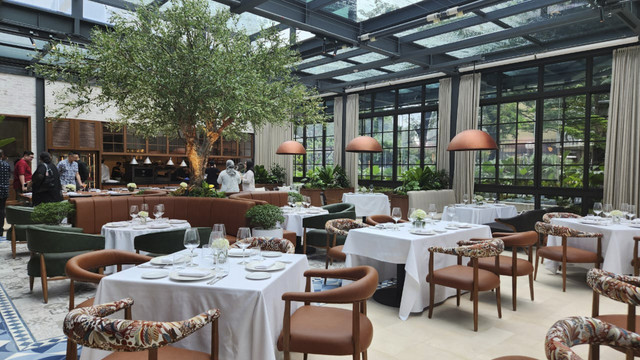 Restroran jadi salah satu objek yang dikenai PBJT. Foto: Azalia Amadea/kumparan