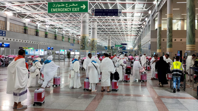 Rombongan Jemaah Haji asal Sulawesi Utara yang tergabung di kloter 14 Embarkasi Balikpapan, saat tiba di Bandara King Abdul Azis Jeddah.