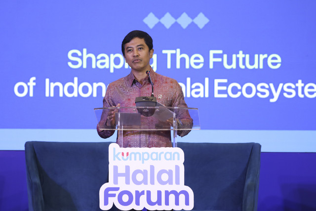 Wakil Menteri Kesehatan Indonesia Dante Saksono Harbuwono memberikan keynote speech pada kumparan Halal Forum 2025 di Ballroom Artotel Mangkuluhur, Jakarta, Selasa (27/5/2025). Foto: Iqbal Firdaus/kumparan