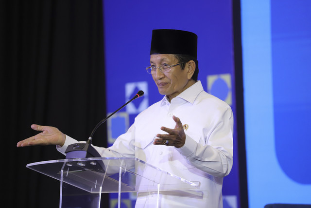 Menteri Agama Nasaruddin Umar memberikan keynote speech pada kumparan Halal Forum 2025 di Ballroom Artotel Mangkuluhur, Jakarta, Selasa (27/5/2025). Foto: Jamal Ramadhan/kumparan
