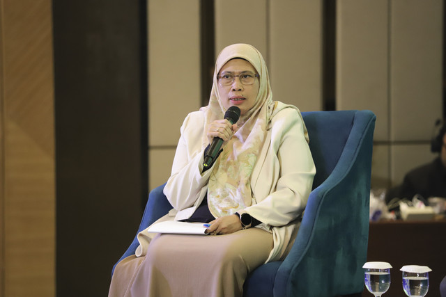 Direktur Utama LPPOM Muti Arintawati menjadi pembicara kumparan Halal Forum 2025 di Ballroom Artotel Mangkuluhur, Jakarta, Selasa (27/5/2025). 
 Foto: Jamal Ramadhan/kumparan