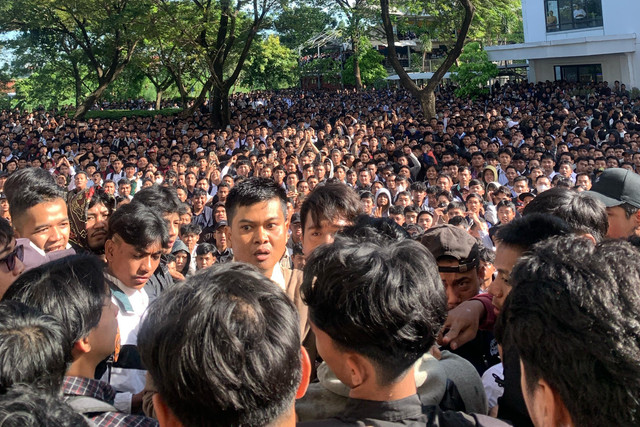 Rusuh job fair di Cikarang. Foto: Instagram/@arifinilhammm04