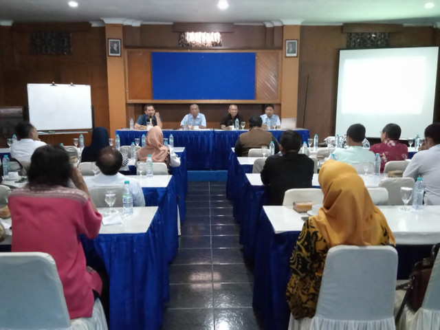 Forum sosialisasi “Optimalisasi Peran Pemerintah Kelurahan Gowongan dan Partisipasi Lembaga Kemasyarakatan Kelurahan dalam Penanganan Sampah”, Selasa (27/5). Foto: Dok. Komisi A DPRD DIY