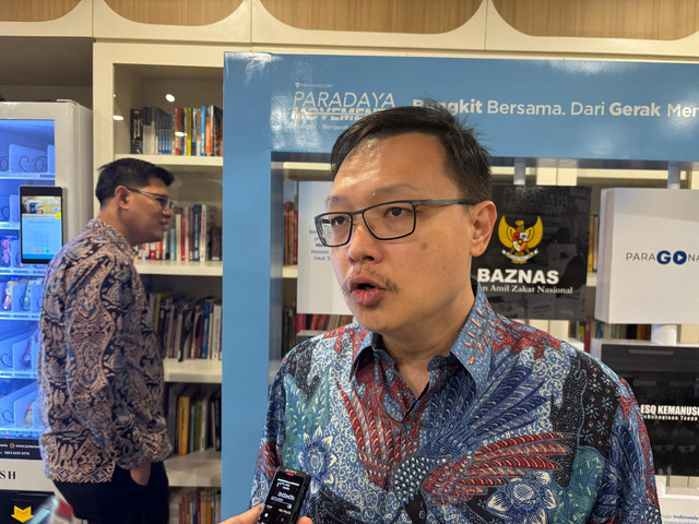 Deputi Bidang Koordinasi Pemberdayaan Ekonomi Masyarakat dan Perlindungan Pekerja Migran di Kemenko Bidang Pemberdayaan Masyarakat, Leontinus Alpha Edison di Jakarta Selatan, Rabu (28/5). Foto: Abid Raihan/kumparan