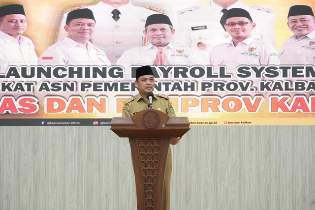 Gubernur Kalbar, Ria Norsan. Pemprov Kalbar akan lakukan potongan zakat profesi dari gaji bulanan ASN. Foto: Adpim Pemprov Kalbar