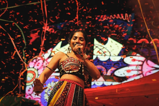 Ilustrasi Lagu Dangdut Lawas Enak Buat Joget. Sumber: Unsplash/YashGoyal