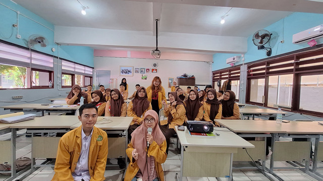 Sosialiasi Pemanfataan Google Scholar, Publish or Perish, dan VOSviewer untuk Persiapan Kuliah oleh Mahasiswa Universitas Mulawarman (sumber: dokumentasi pribadi)