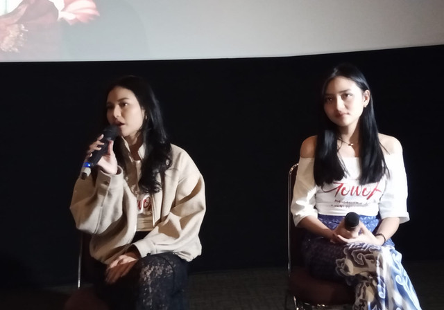 Alika Jantinia dan Nayla Purnama, dua pemeran film 'Gowok: Kamasutra Jawa' karya Hanung Bramantyo. Foto: Masruroh/Basra