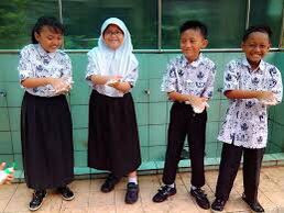 Sumber: foto aku waktu SD di sekolah SDN Kemanggisan 12 Pagi