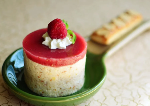 dessert di pik. Foto Hanya Ilustrasi Bukan Tempat Sebenarnya. Sumber Foto: Pexels/Na Urchin