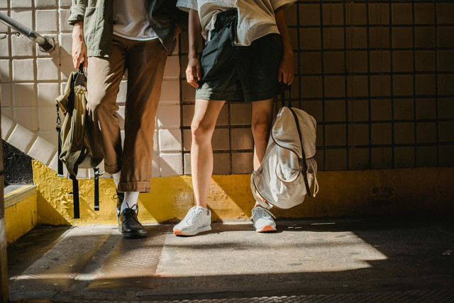 Ilustrasi daftar pemain series Pabila Dia Tersenyum. Foto: Pexels.com/Samson Katt