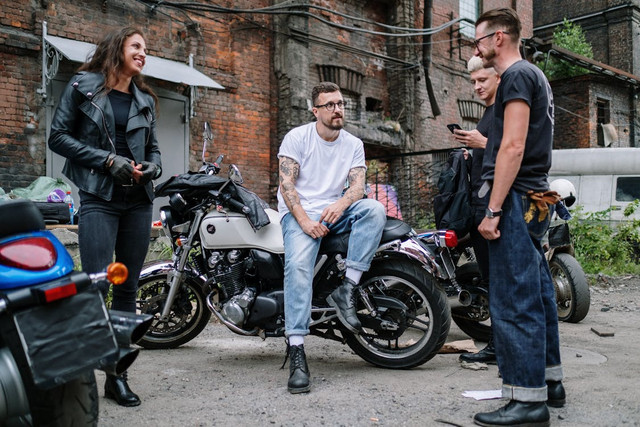 Ilustrasi. Rekomendasi Wattpad geng motor. Sumber: Pexels / Cottonbro Studio