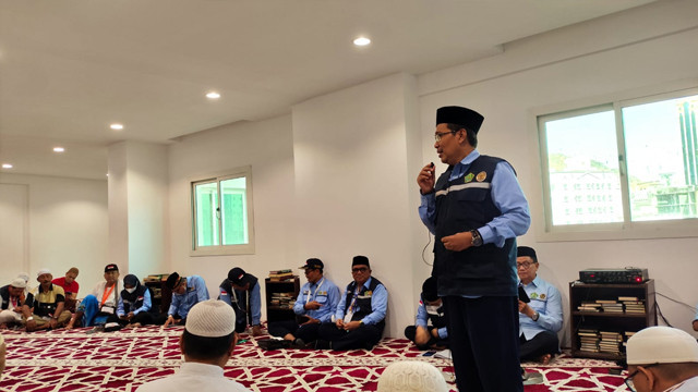 Kegiatan manasik yang dilakukan di Sektor 3 tempat para Jemaah Haji asal Sulawesi Utara yang tergabung di kloter 14 embarkasi Balikpapan tinggal selama di Arab Saudi.